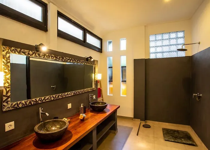 Surga Seminyak (Bali)